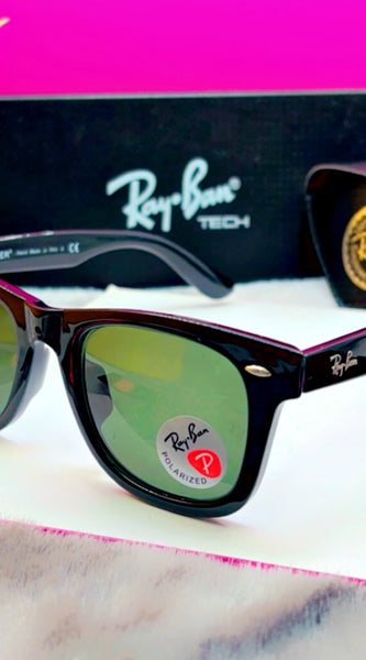 Ray-Ban Wayfarer Polarized Sunglasses – Classic Black Frame with Green Lenses