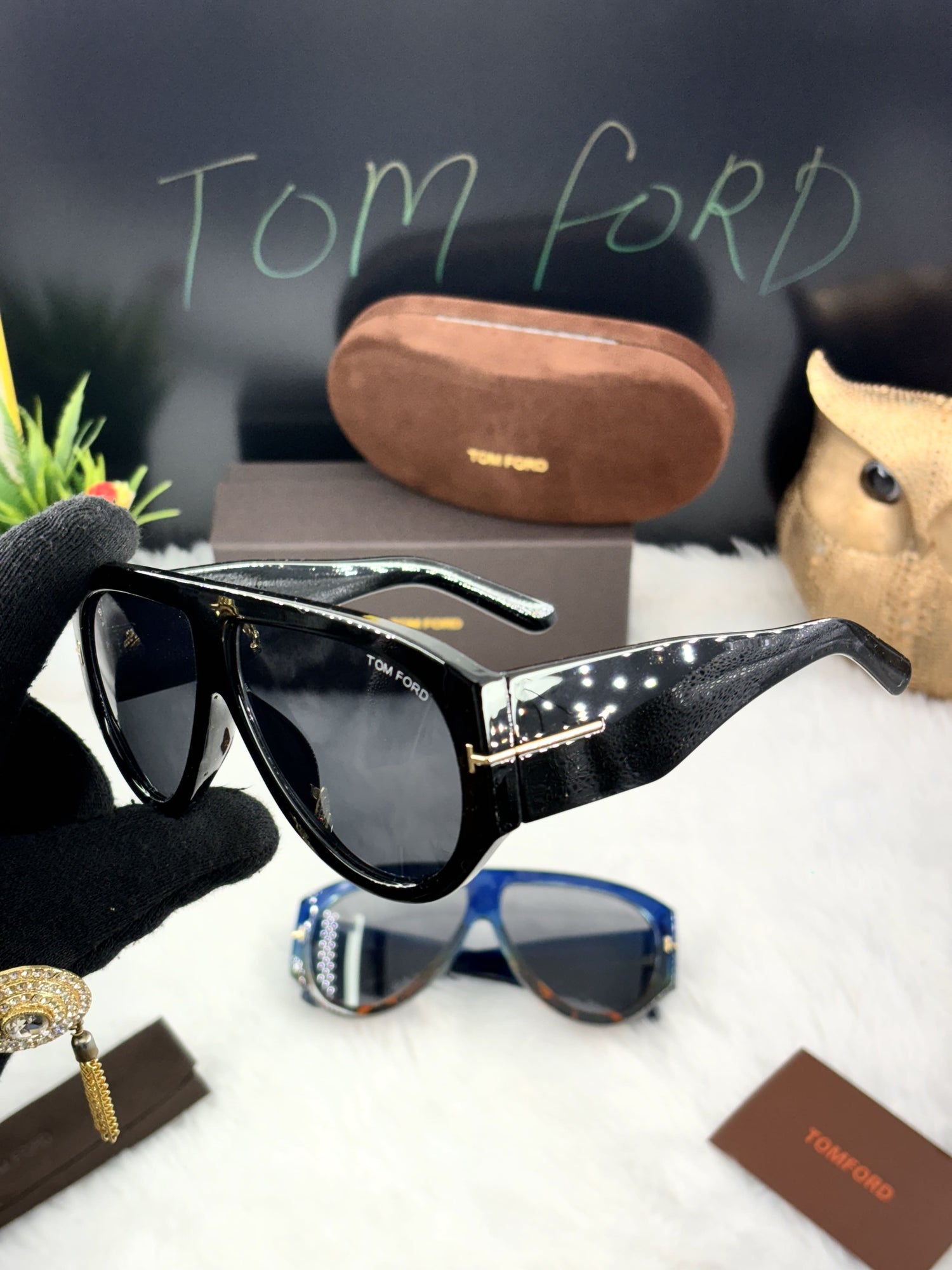 Tom Ford Oversized Shield Sunglasses – Stylish Unisex Luxury Eyewear