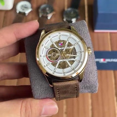 Classic Noir Analog Watch – Timeless Elegance for Every Occasion